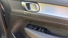 Volvo XC40 2.0 B3P Plus Dark 5dr Auto Petrol Estate